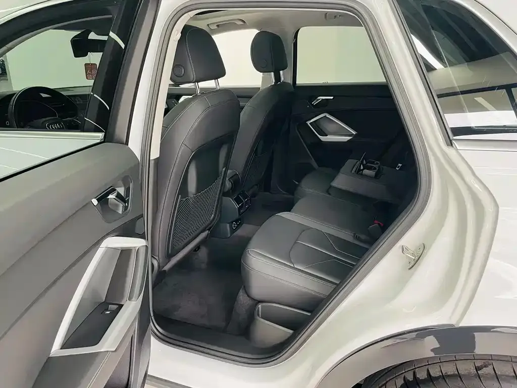 Audi Q3 2021 из CN, фото 6