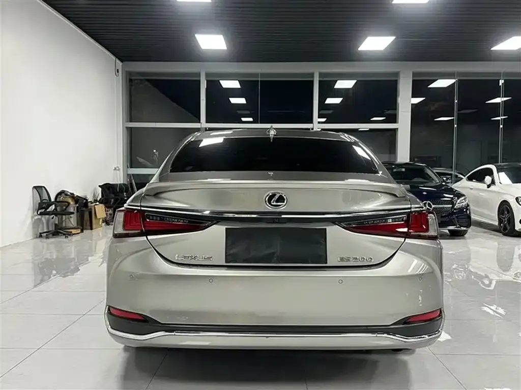 Lexus ES — фото 4