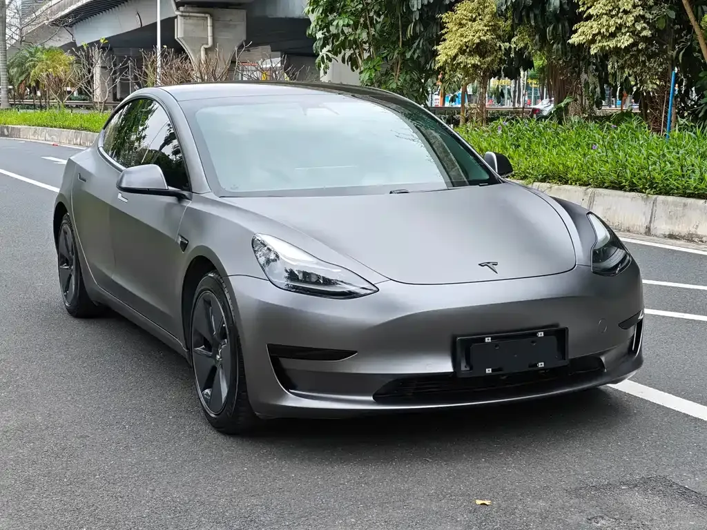 Tesla Model 3 — фото 8