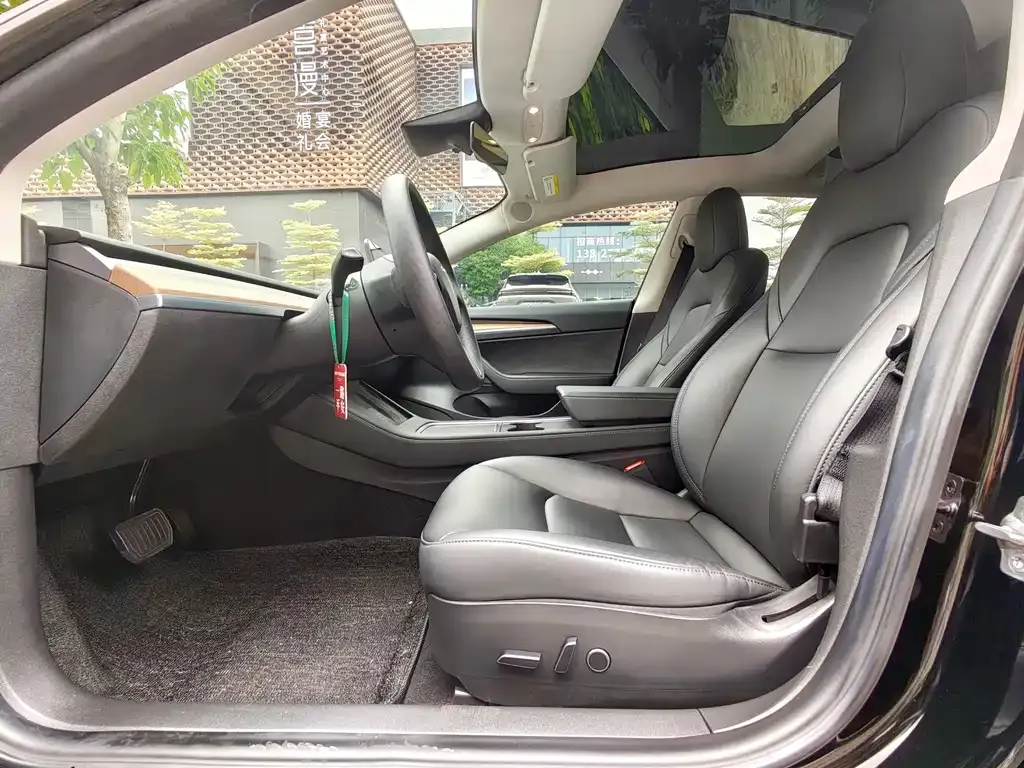 Tesla Model 3 — фото 4