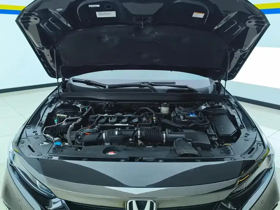 Honda Accord — фото 10