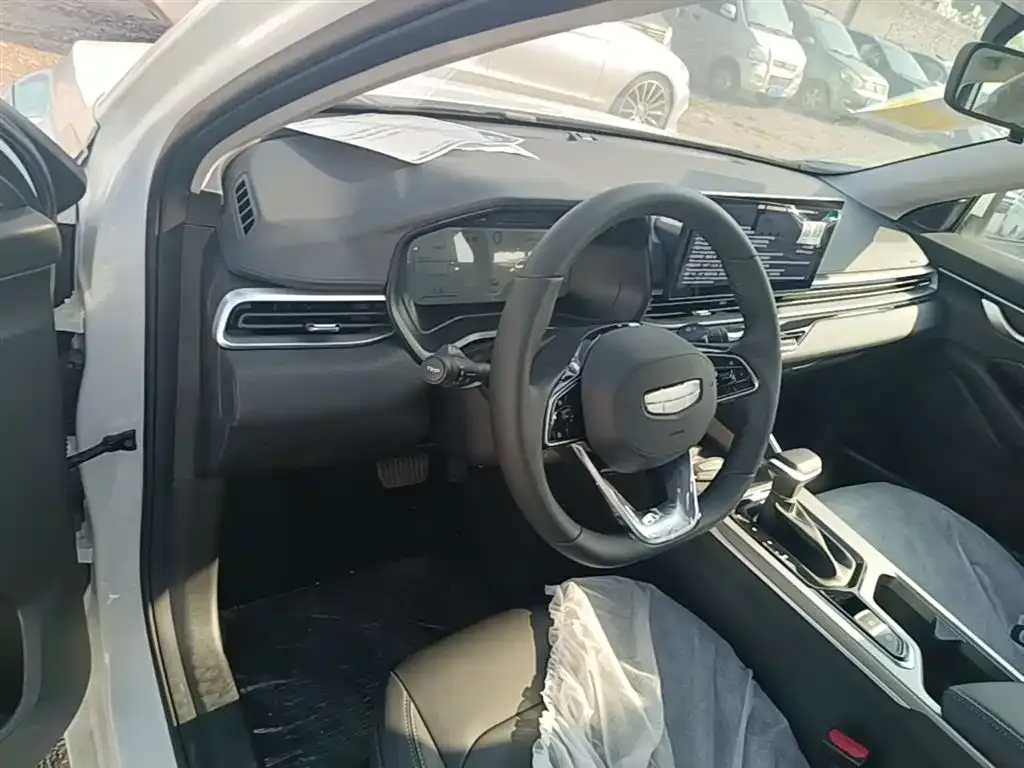 Geely Emgrand 2026 из CN, фото 3