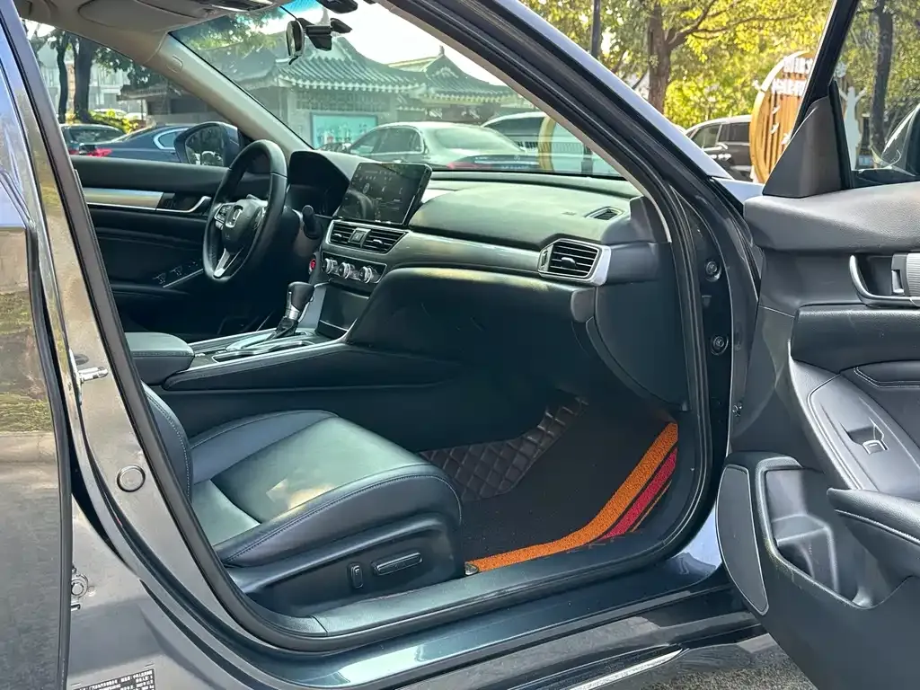 Honda Accord — фото 4