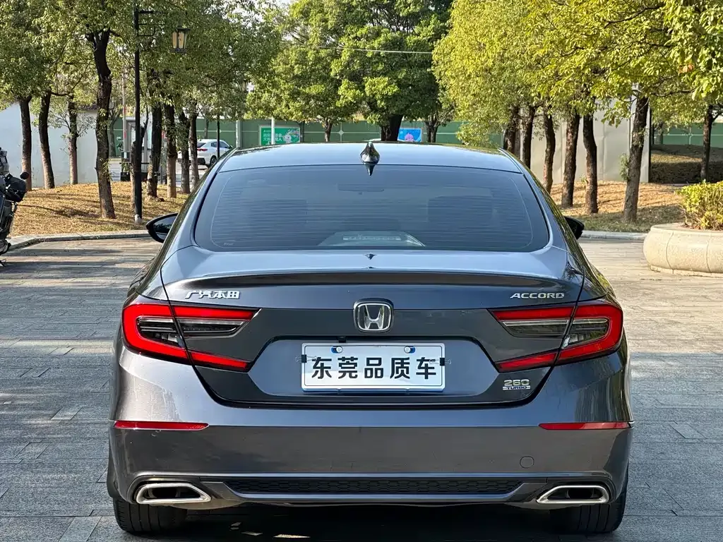 Honda Accord — фото 8
