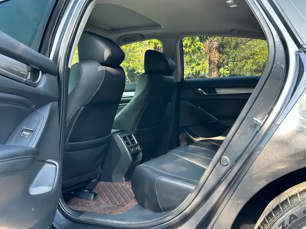Honda Accord — фото 3