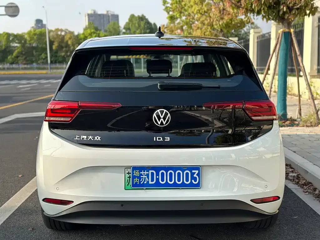 Volkswagen ID.3 — фото 5