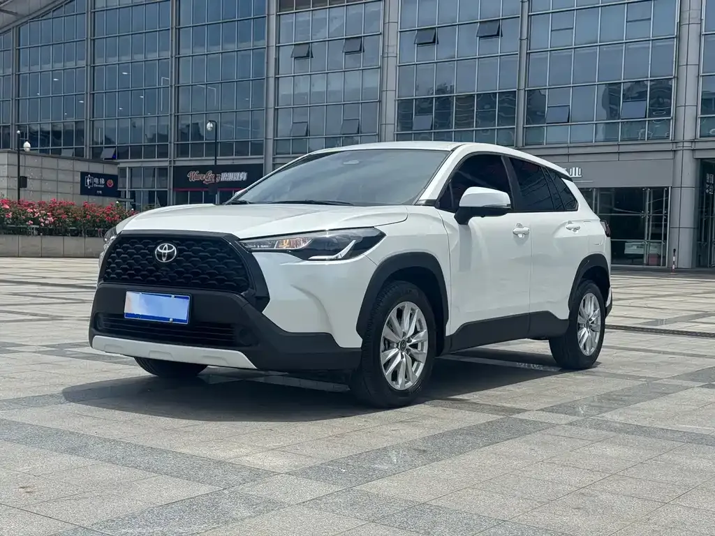 Toyota Corolla Cross — фото 1