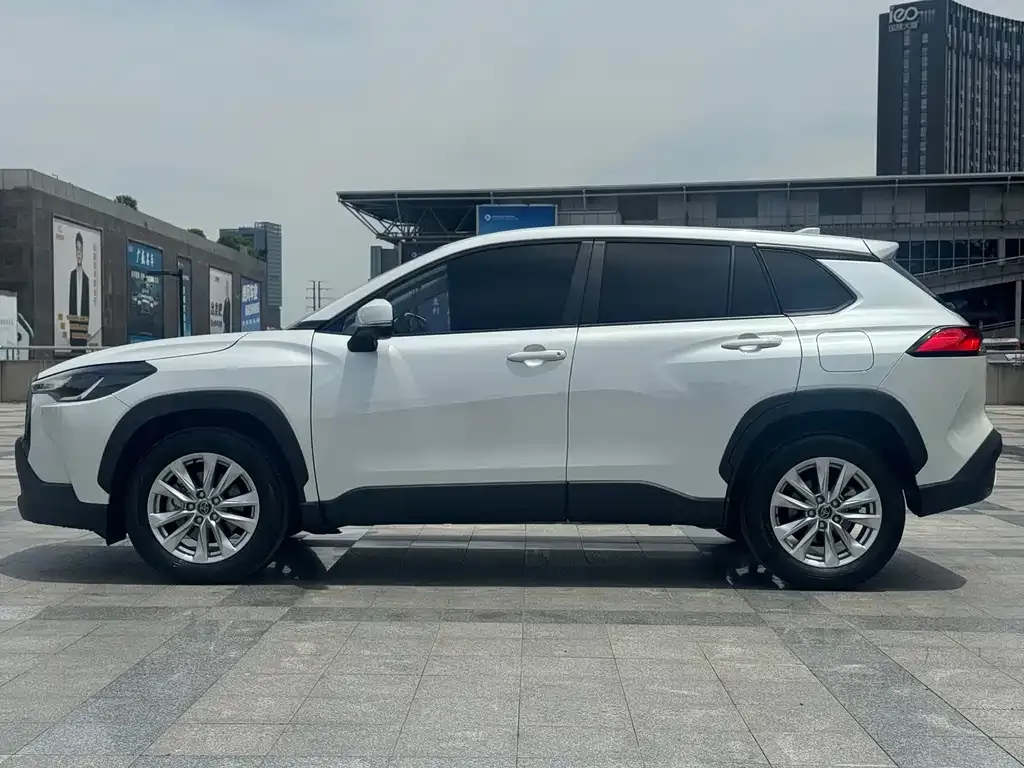 Toyota Corolla Cross — фото 4