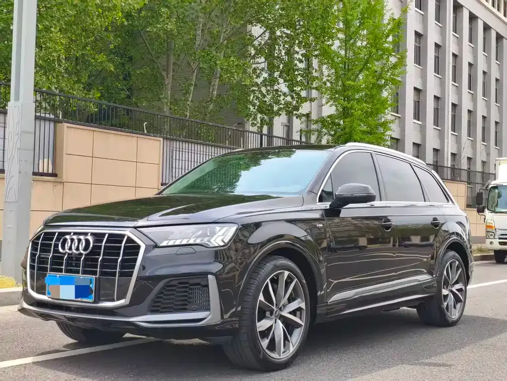 Audi Q7 2024 из CN, фото 1