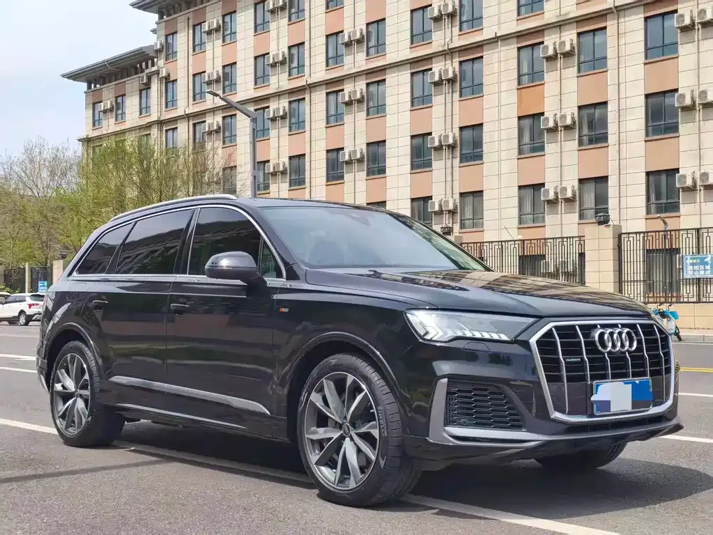 Audi Q7 2024 из CN, фото 8