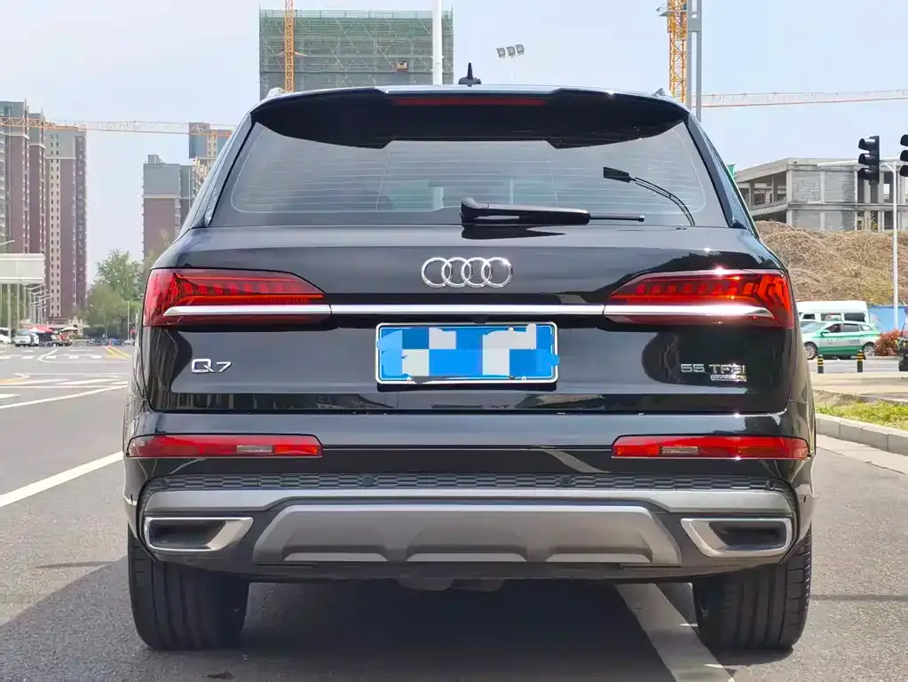 Audi Q7 2024 из CN, фото 7