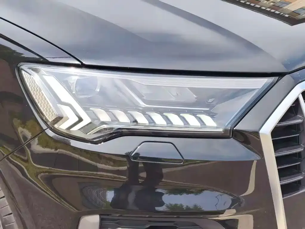 Audi Q7 2024 из CN, фото 3