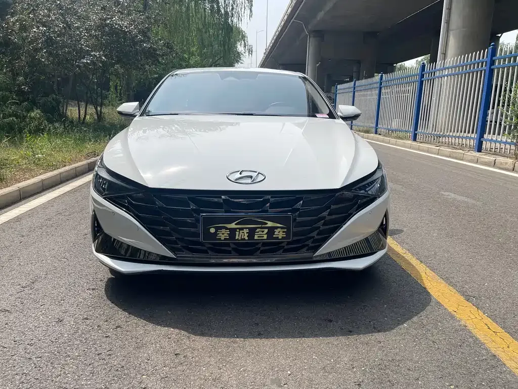 Hyundai Elantra — фото 8