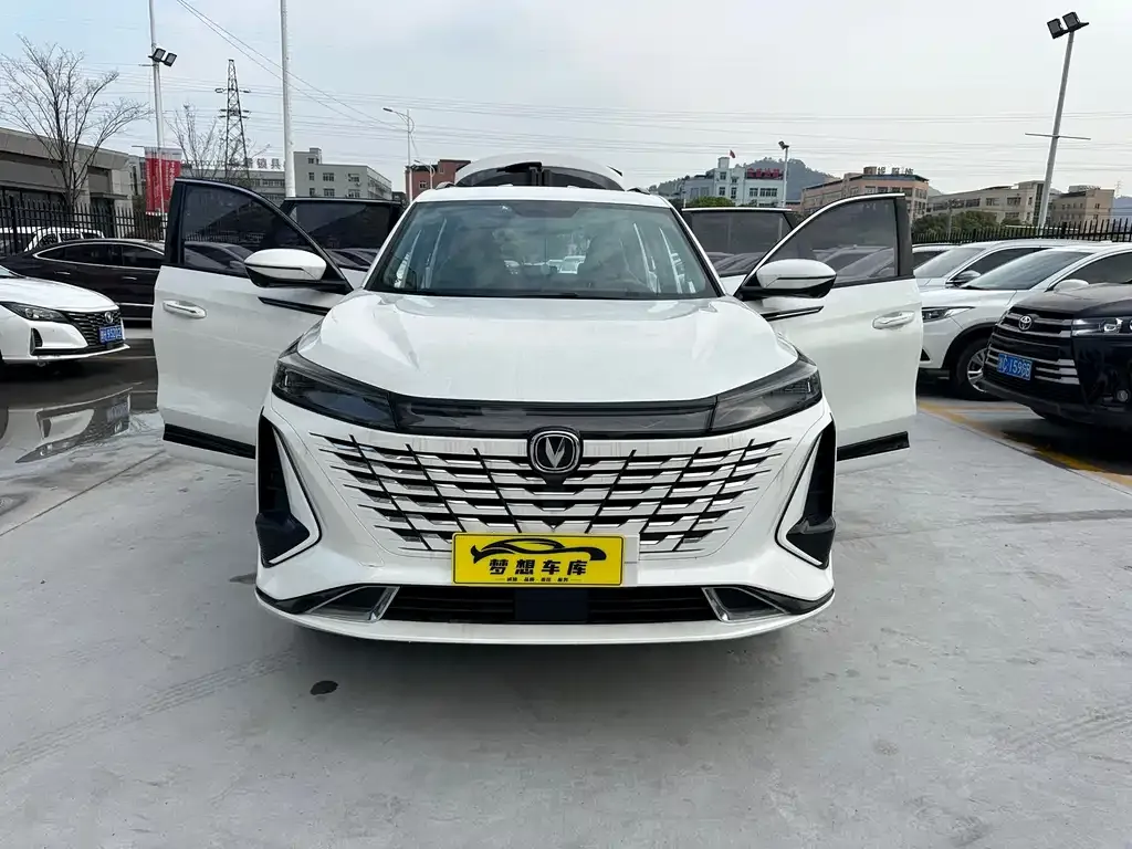 Changan CS75PLUS — фото 3