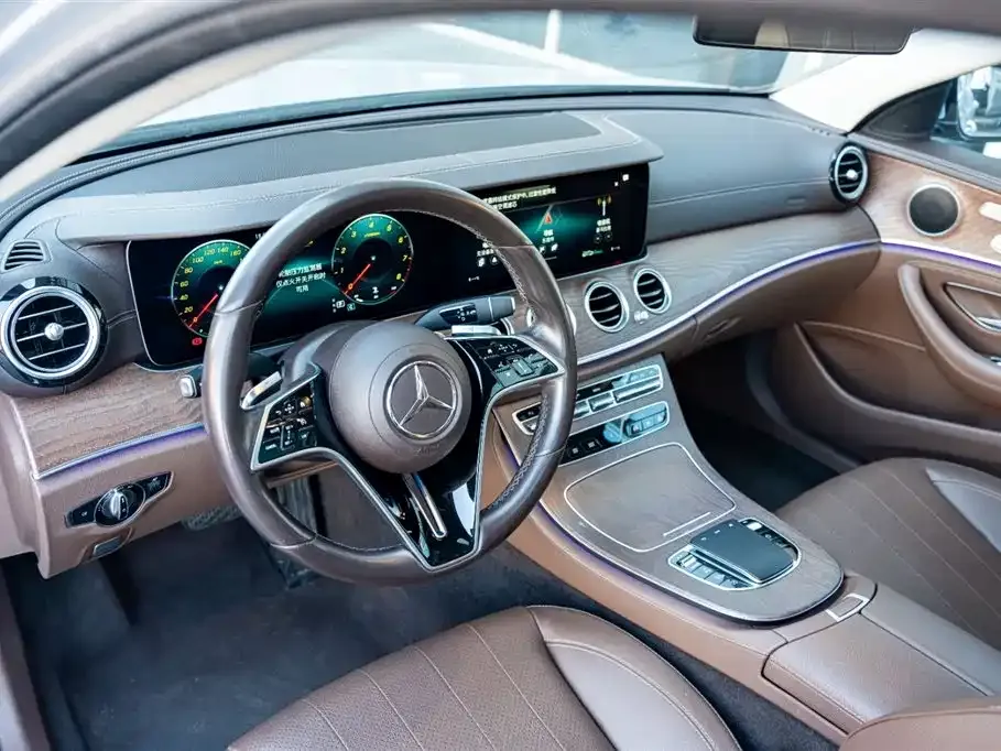 Mercedes-Benz E-Class — фото 5