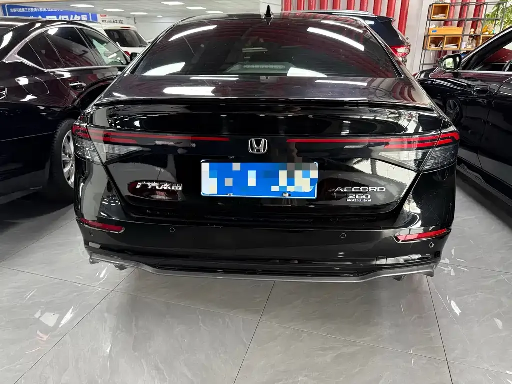 Honda Accord — фото 9