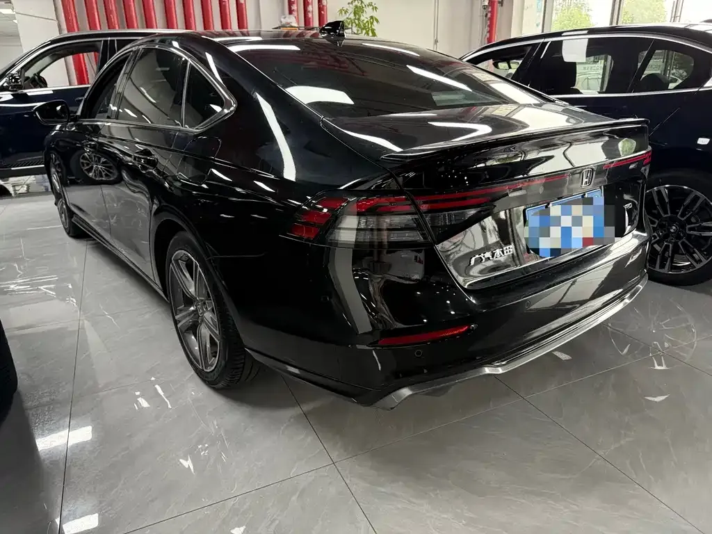 Honda Accord — фото 6