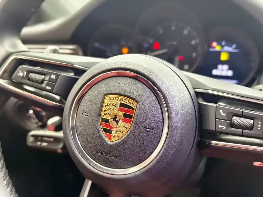 Porsche Macan — фото 3