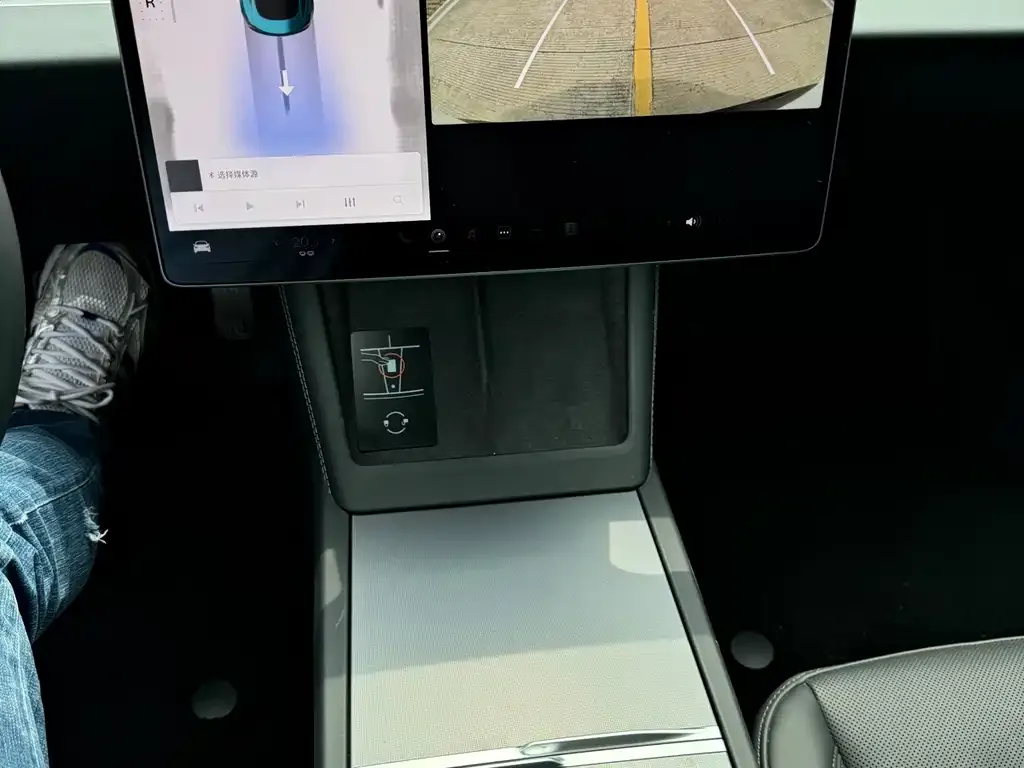 Tesla Model 3 — фото 9