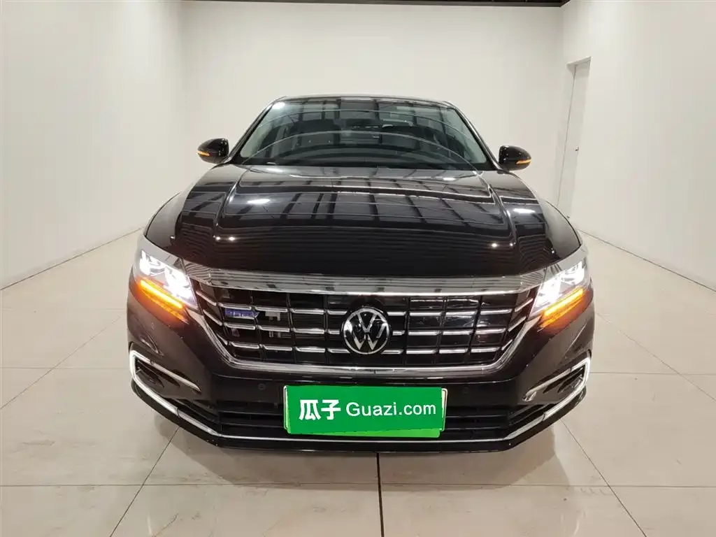 Volkswagen Passat New Energy — фото 2