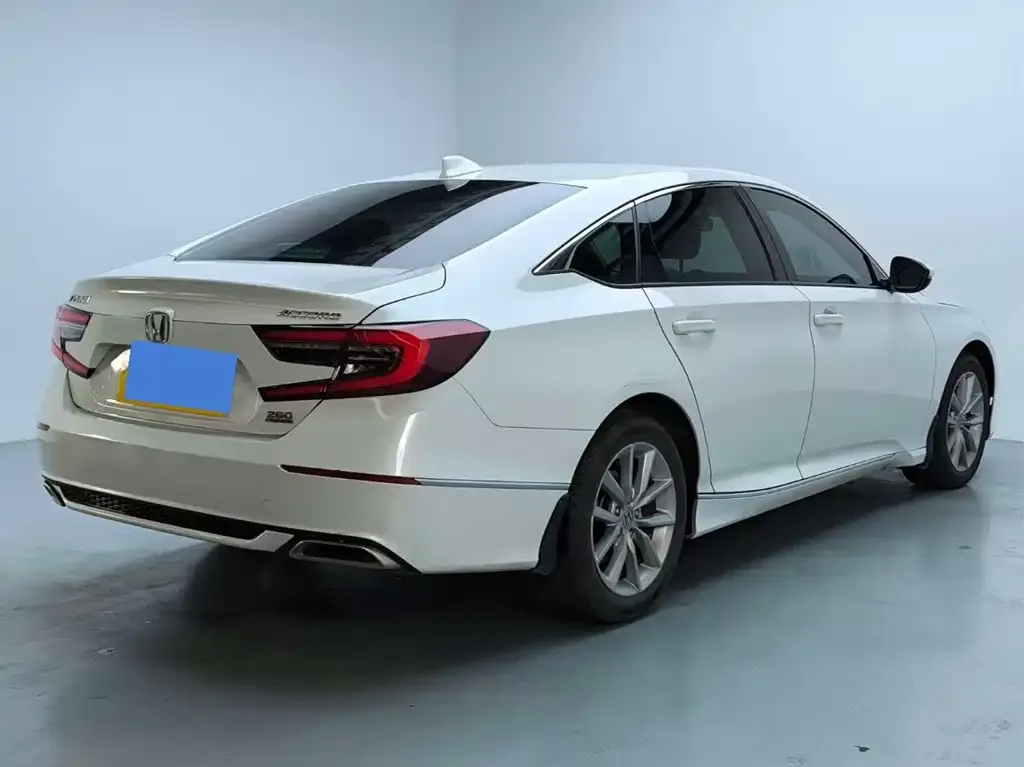 Honda Accord — фото 9
