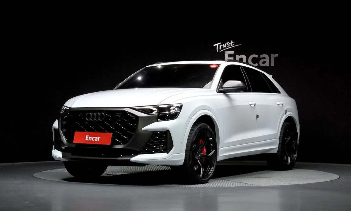 Audi RSQ8