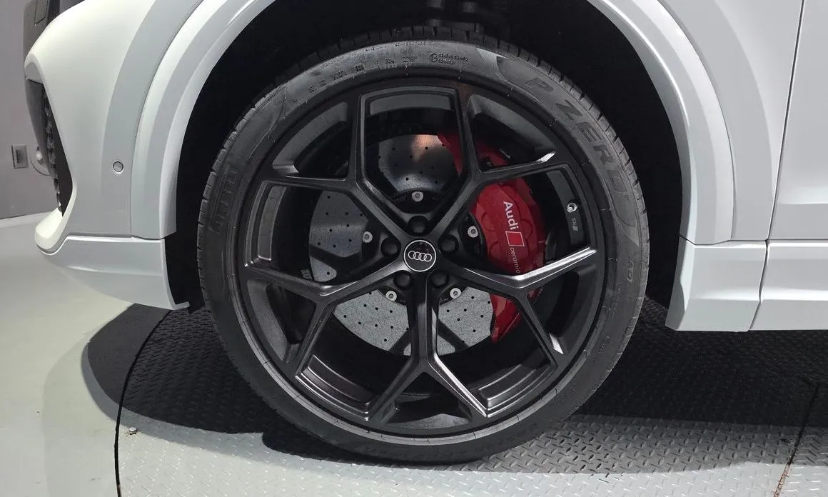 Audi RSQ8 2025 из KR, фото 7