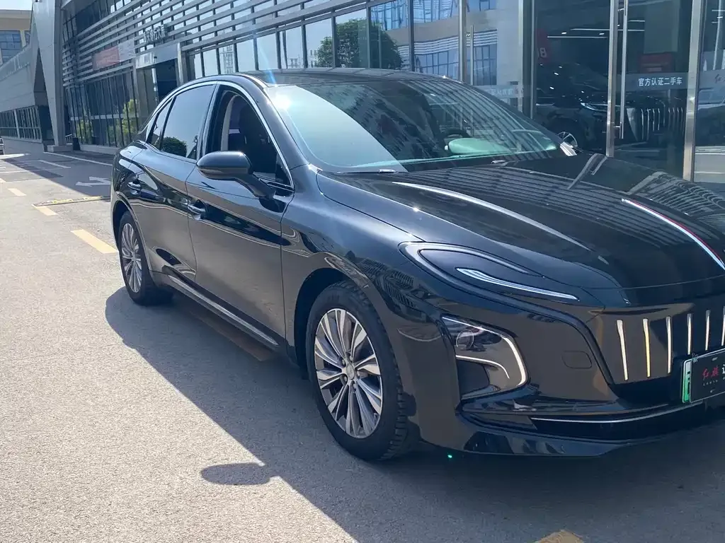 Hongqi E-QM5 — фото 2