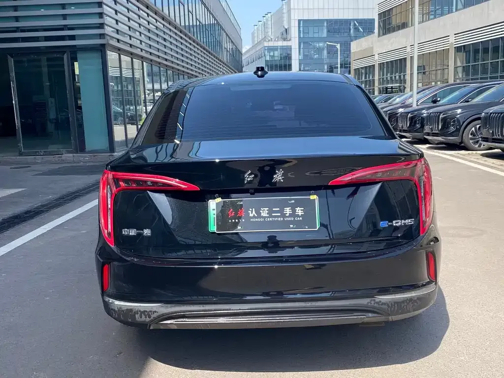 Hongqi E-QM5 — фото 3