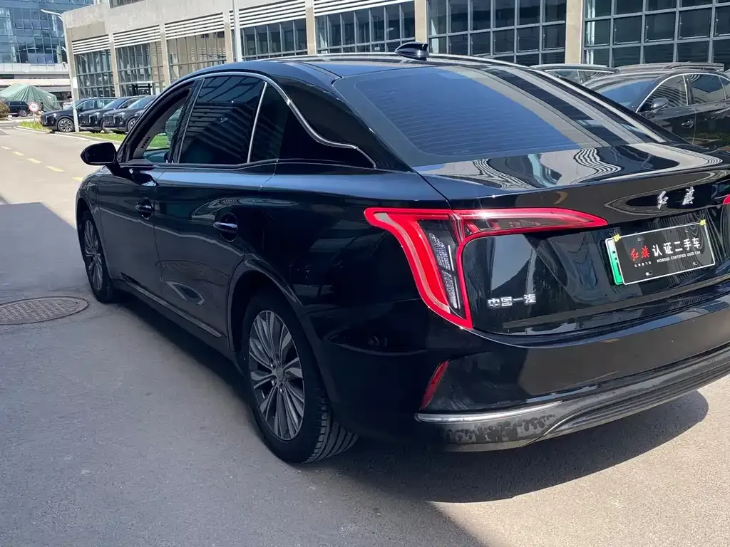Hongqi E-QM5 — фото 9