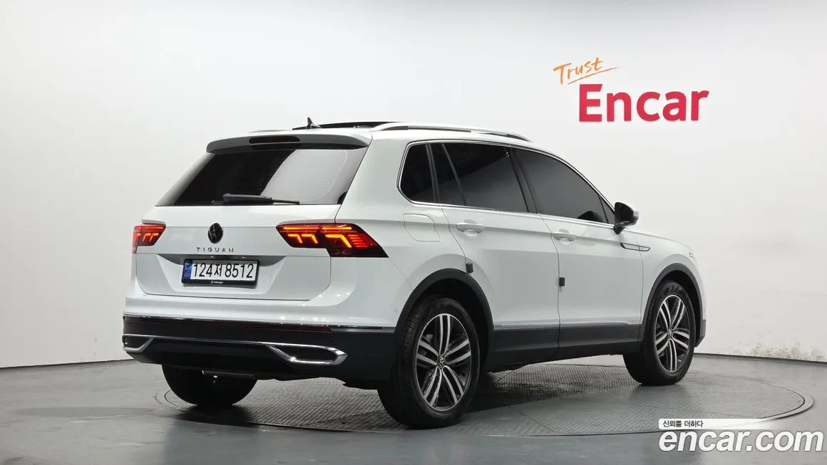 Volkswagen Tiguan — фото 9