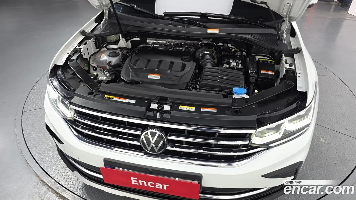 Volkswagen Tiguan — фото 8