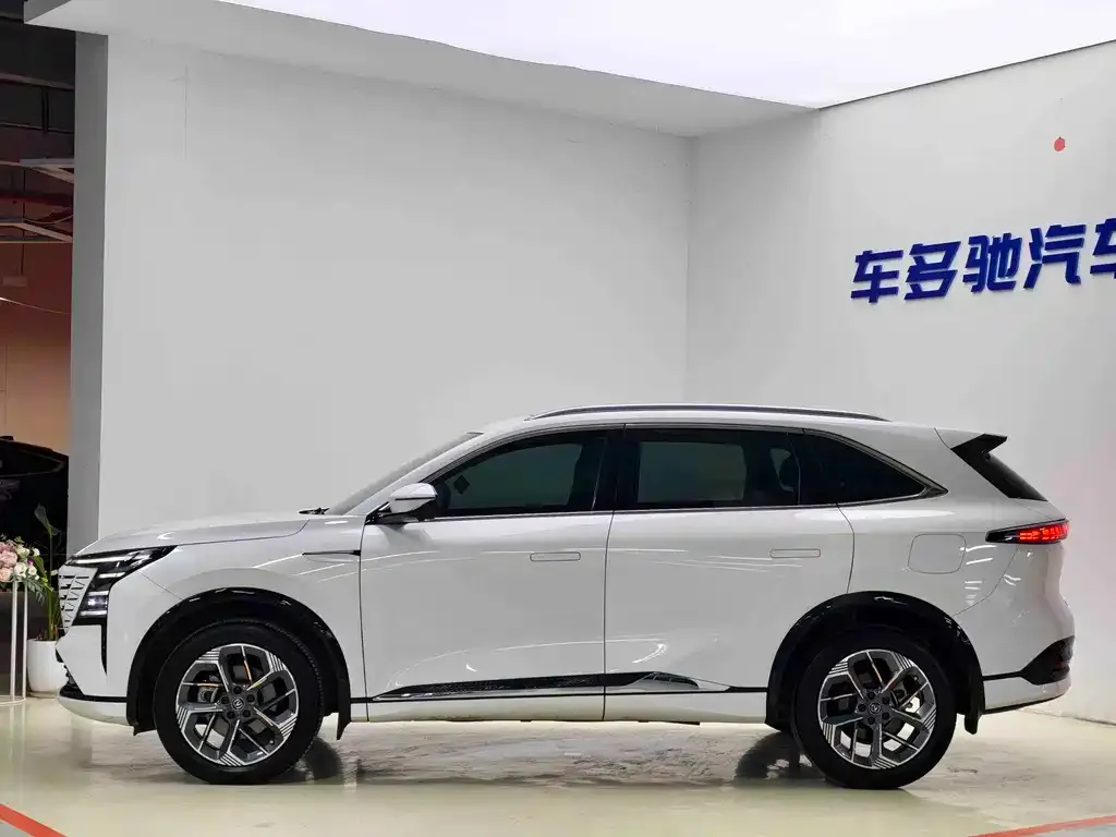 Changan CS75PLUS — фото 2