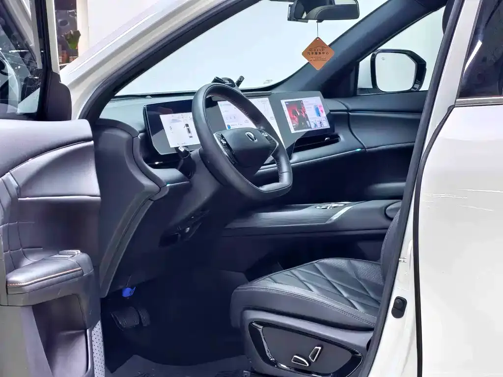 Changan CS75PLUS — фото 3