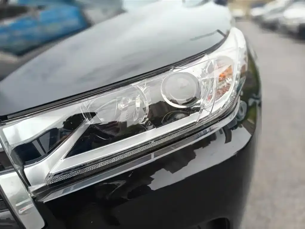 Toyota Highlander — фото 5