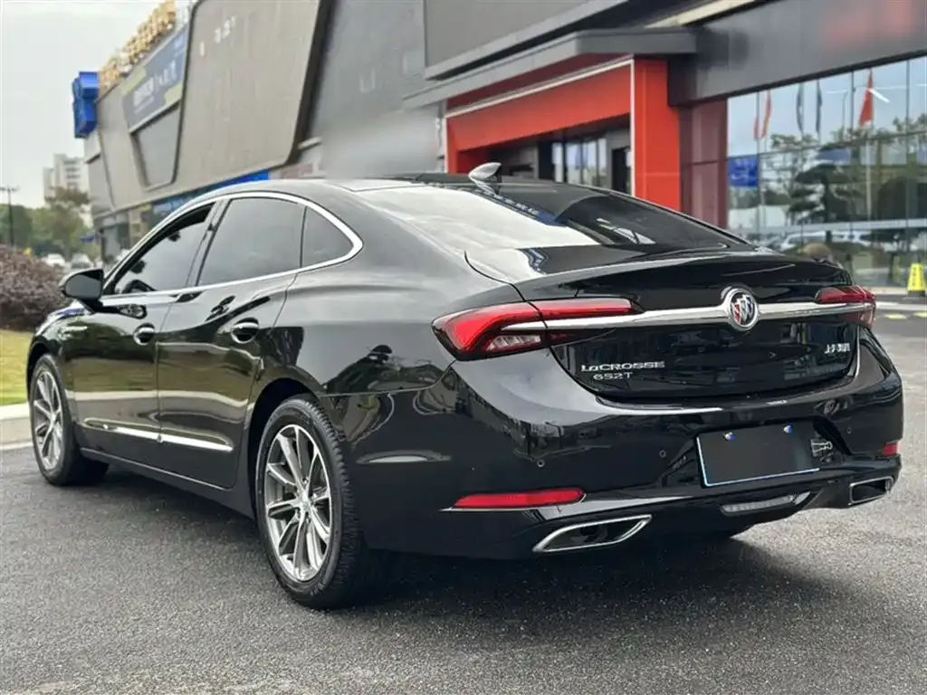 Buick LaCrosse — фото 10