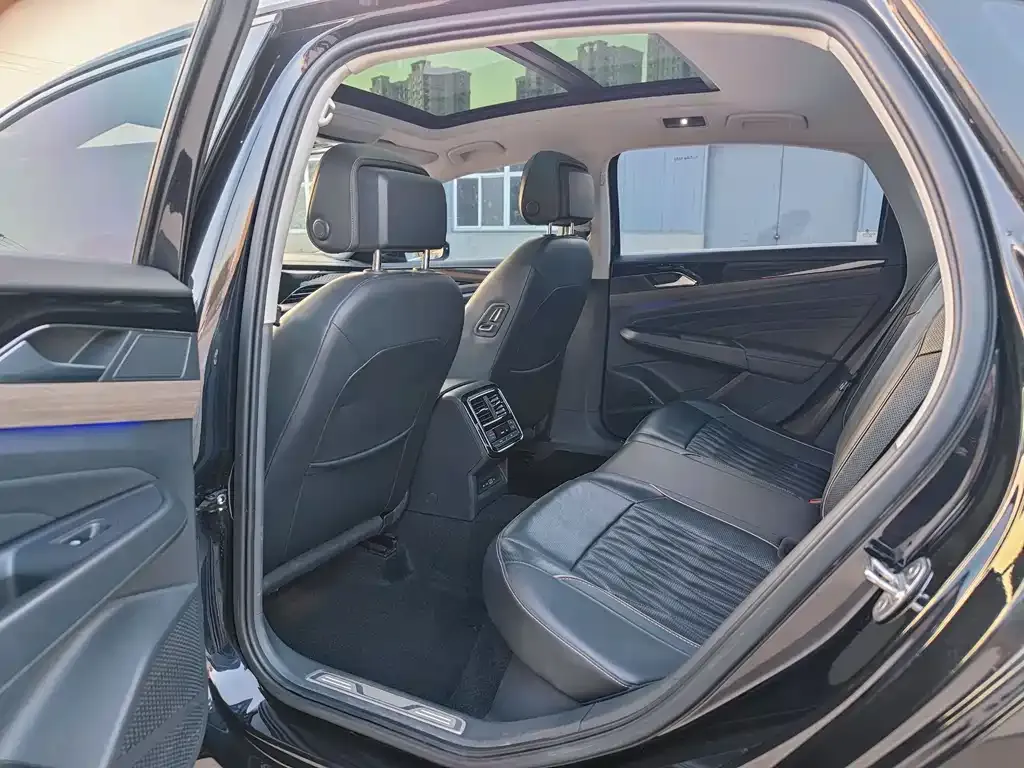 Volkswagen Passat — фото 8