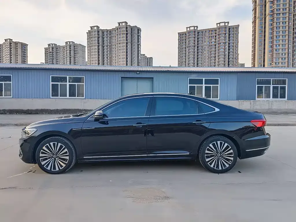 Volkswagen Passat — фото 6