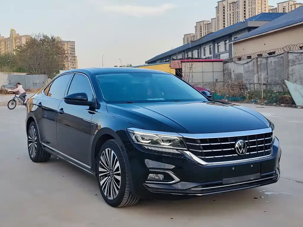 Volkswagen Passat — фото 10