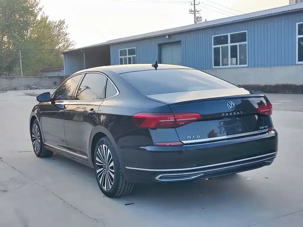 Volkswagen Passat — фото 4