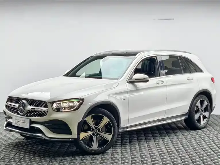 Mercedes-Benz GLC — фото 1