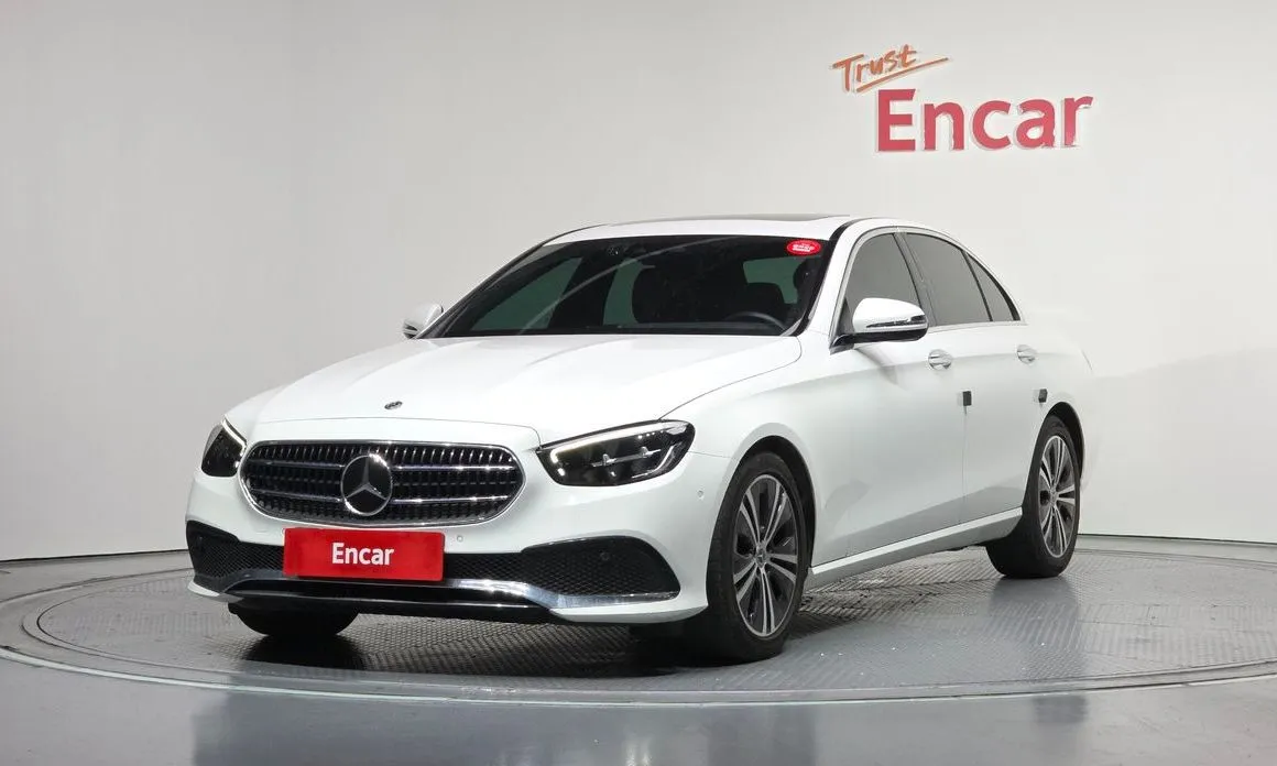 Mercedes-Benz E-Class — фото 1