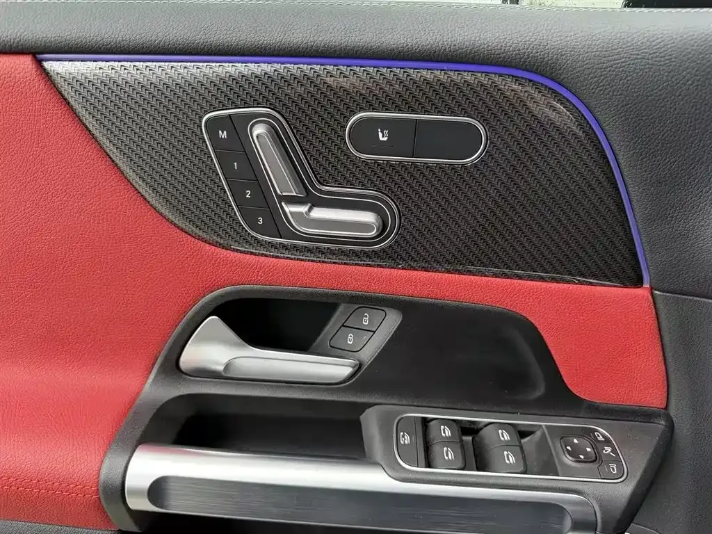 Mercedes-Benz GLB AMG — фото 10