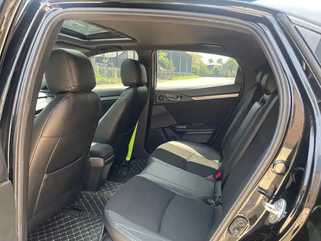 Honda Civic — фото 10