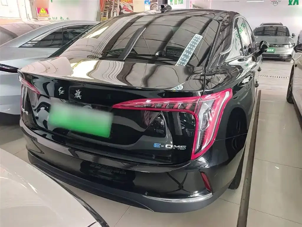 Hongqi E-QM5 — фото 4