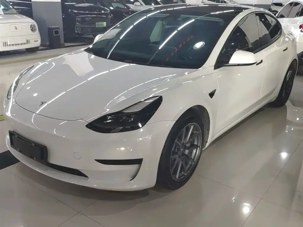 Tesla Model 3 — фото 2
