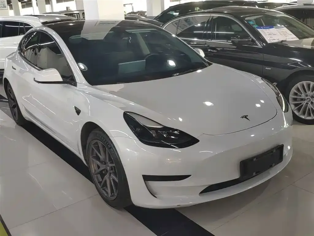 Tesla Model 3 — фото 5