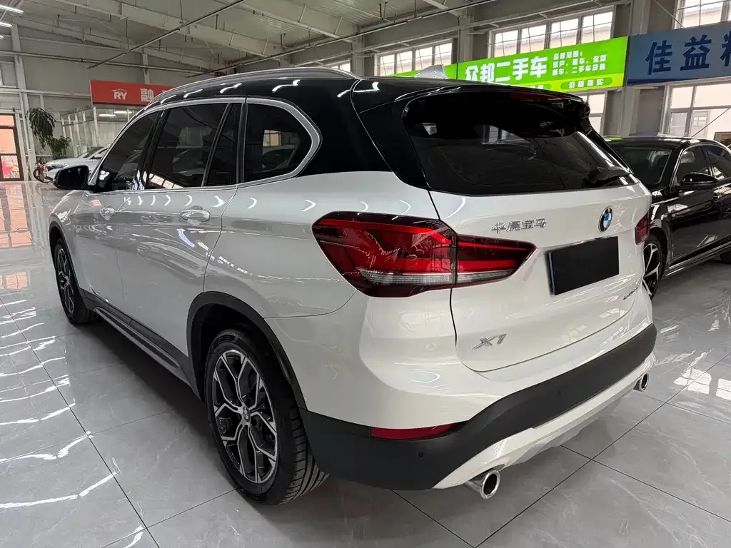 BMW X1 — фото 5
