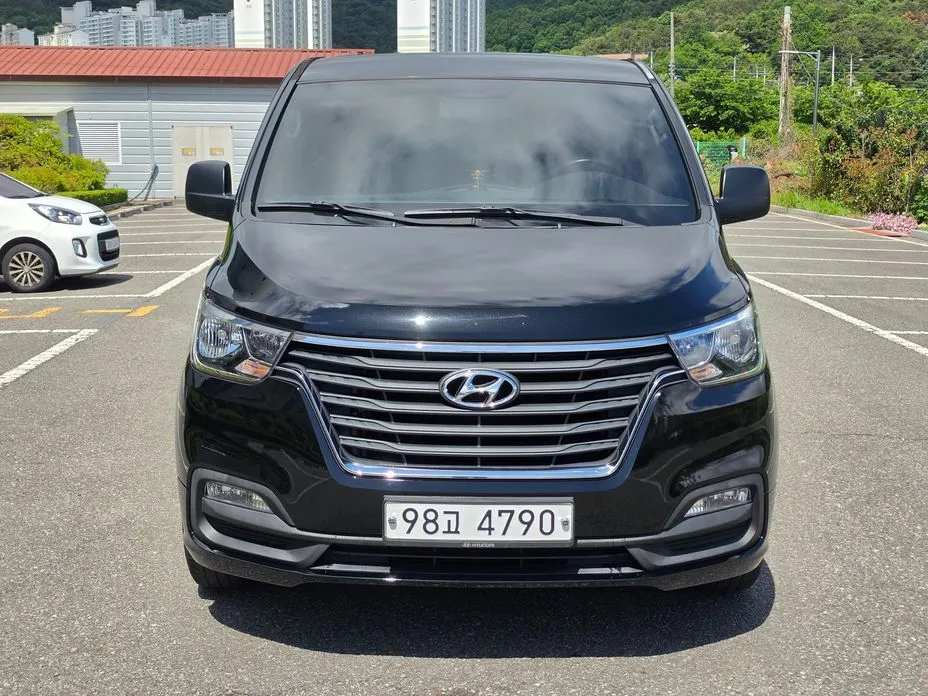 Hyundai Starex