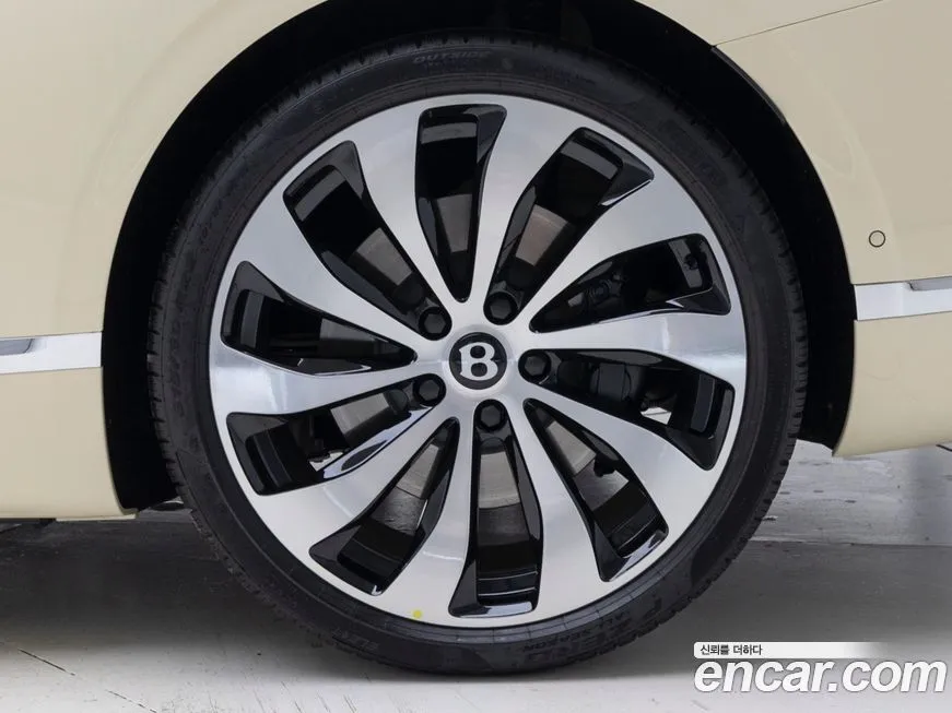Bentley Continental 2026 из KR, фото 10